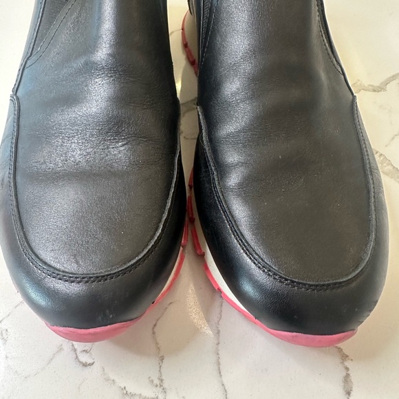 PRADA - Picture 5 of 10